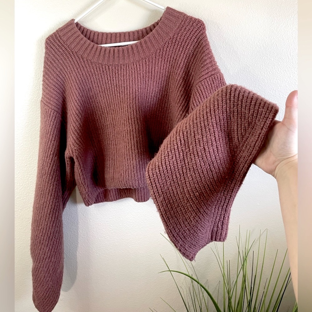 1. Urban Outfitters Sydney Crew Neck - Picture 4 of 7